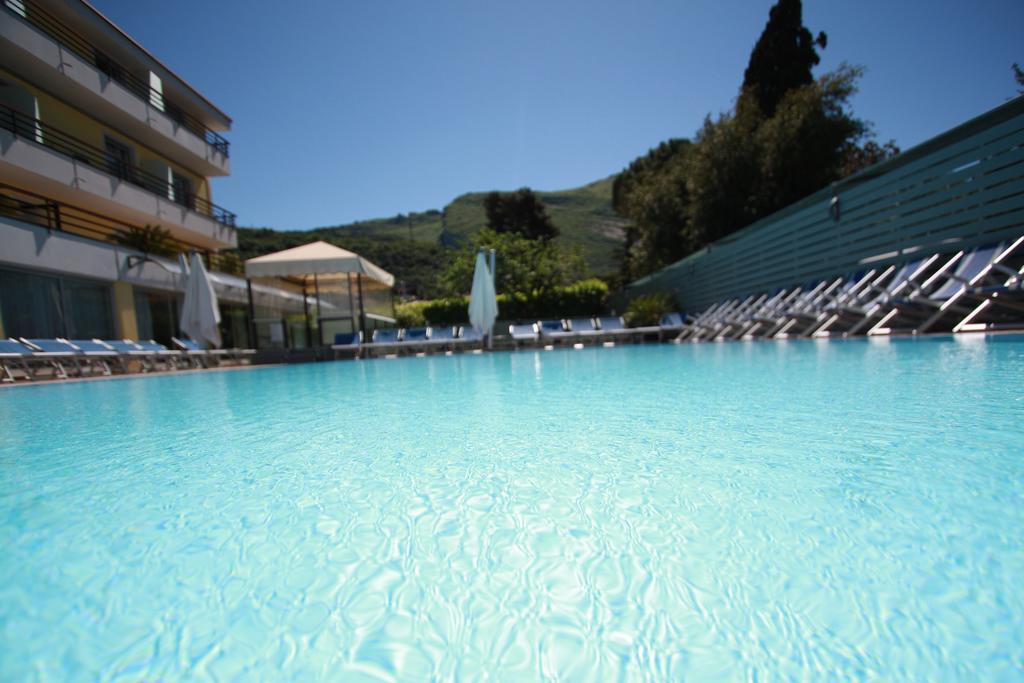 Hotel Miorelli Torbole Sul Garda Extérieur photo