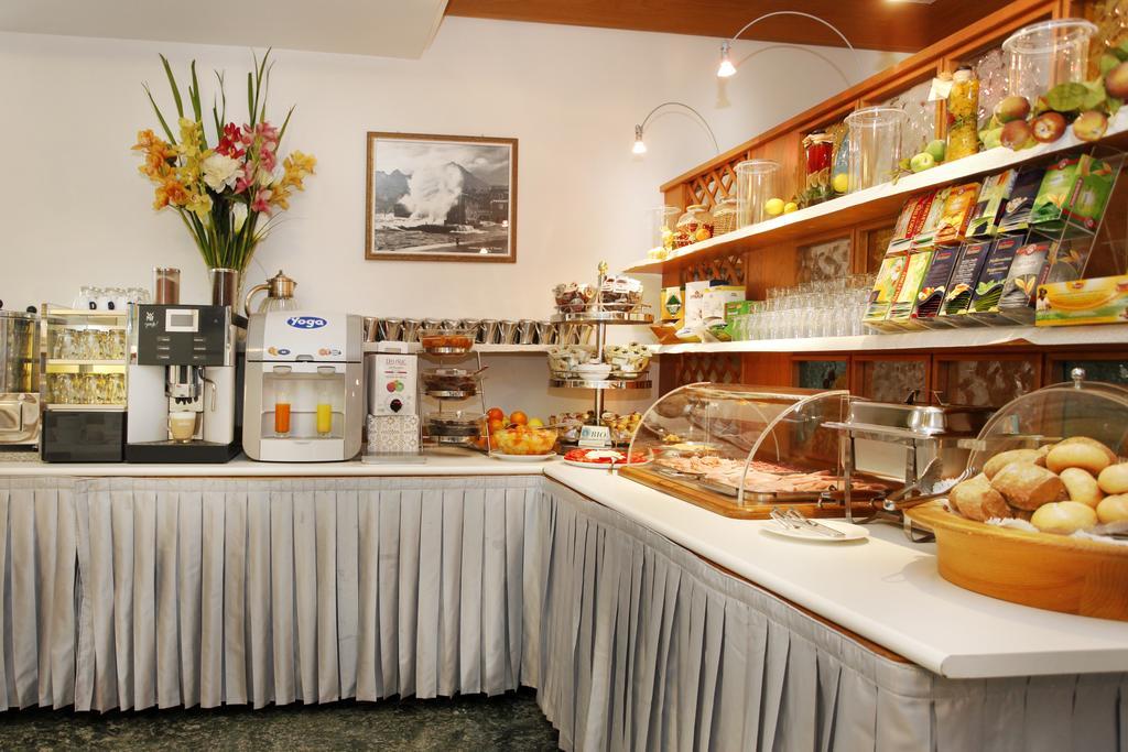 Hotel Miorelli Torbole Sul Garda Extérieur photo