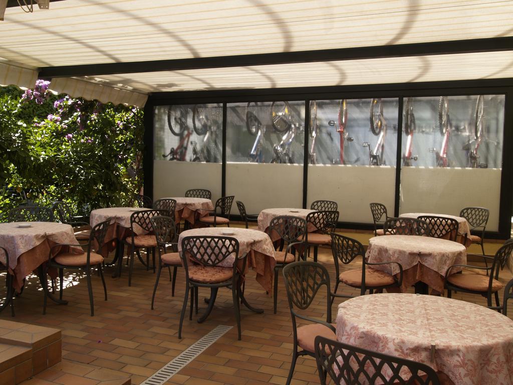 Hotel Miorelli Torbole Sul Garda Extérieur photo