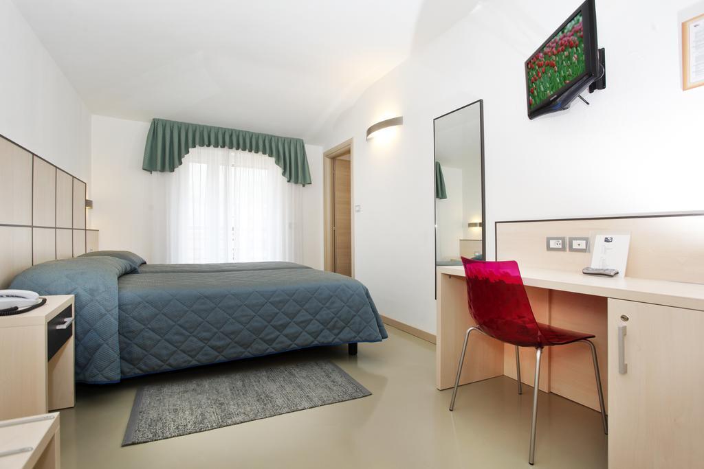 Hotel Miorelli Torbole Sul Garda Extérieur photo