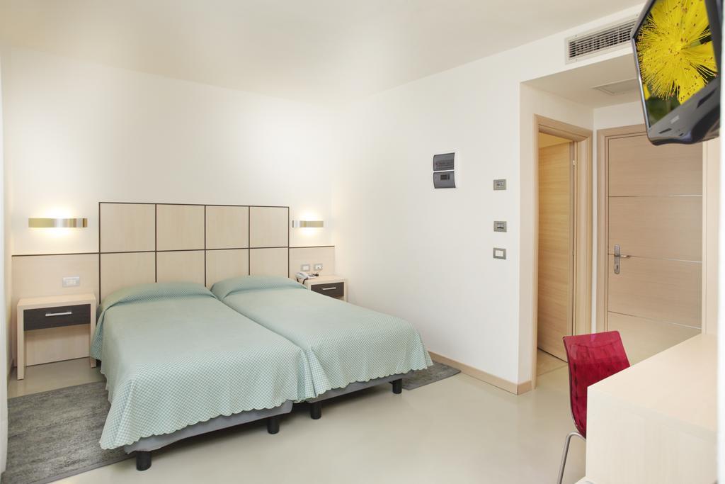 Hotel Miorelli Torbole Sul Garda Extérieur photo