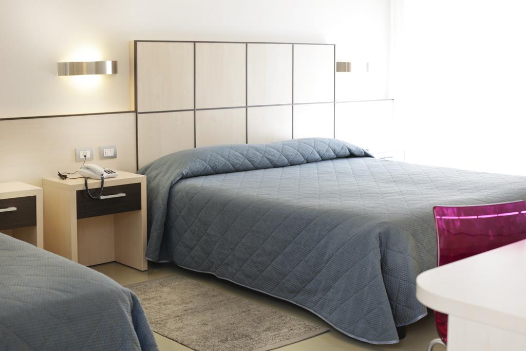 Hotel Miorelli Torbole Sul Garda Extérieur photo
