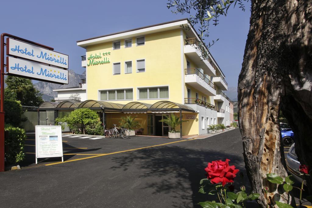 Hotel Miorelli Torbole Sul Garda Extérieur photo
