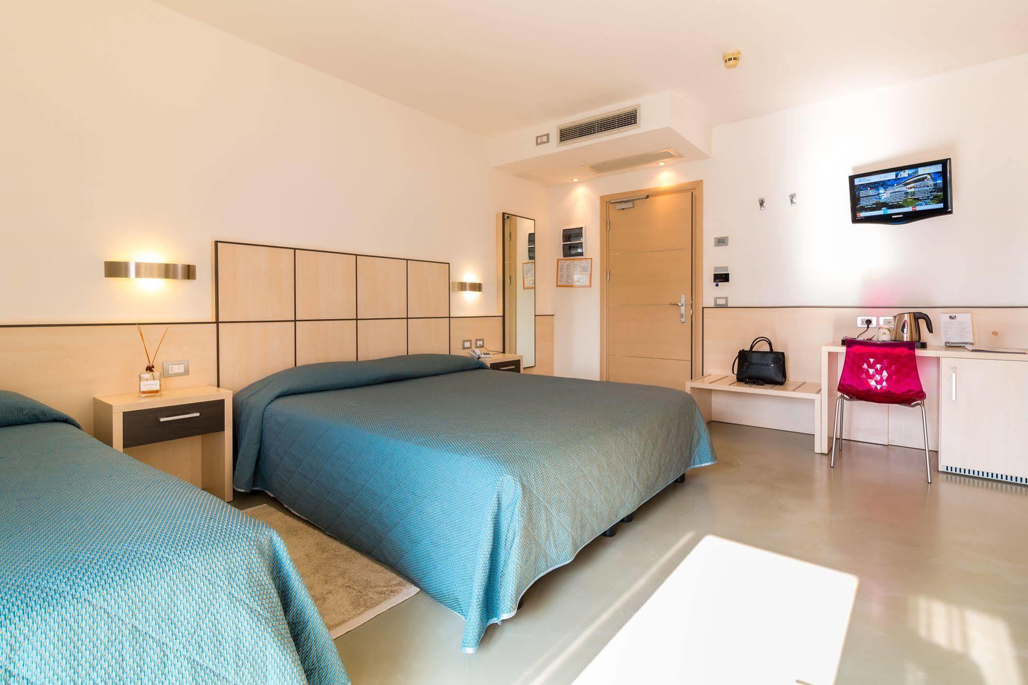 Hotel Miorelli Torbole Sul Garda Extérieur photo